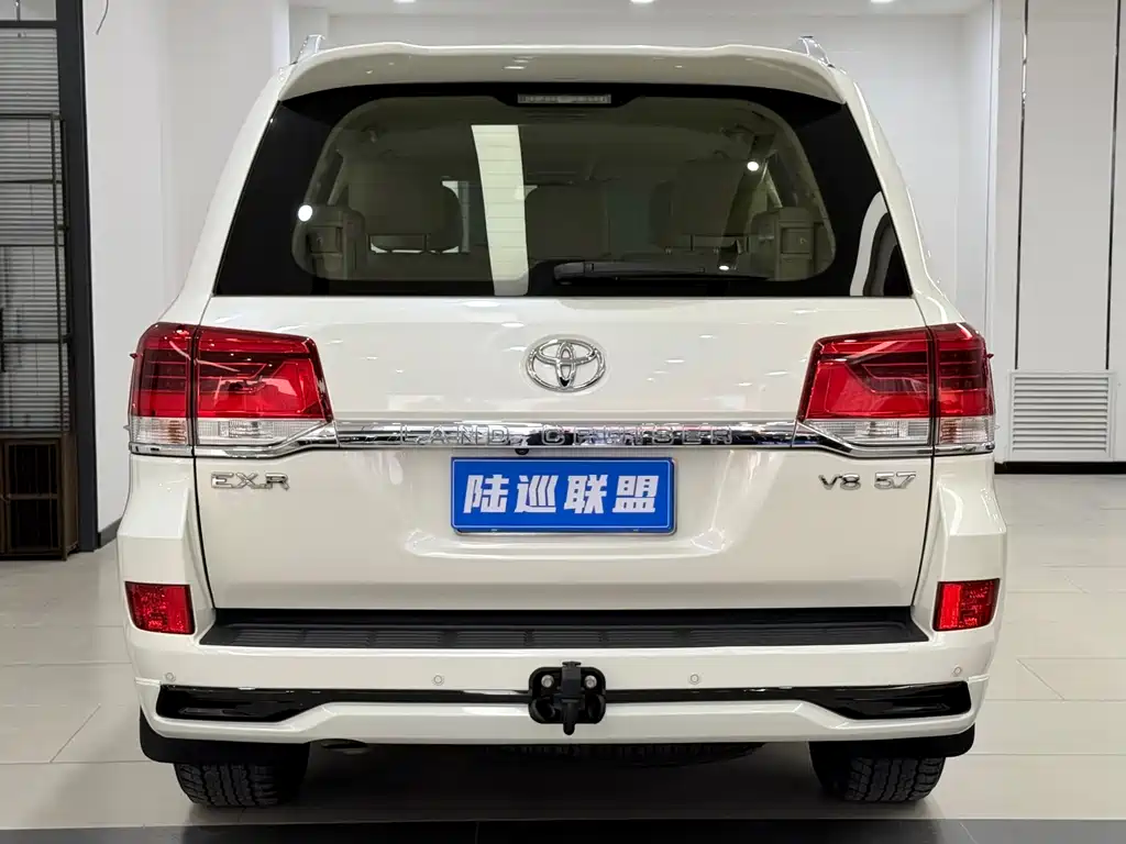Toyota Land Cruiser 2018 — фото 20