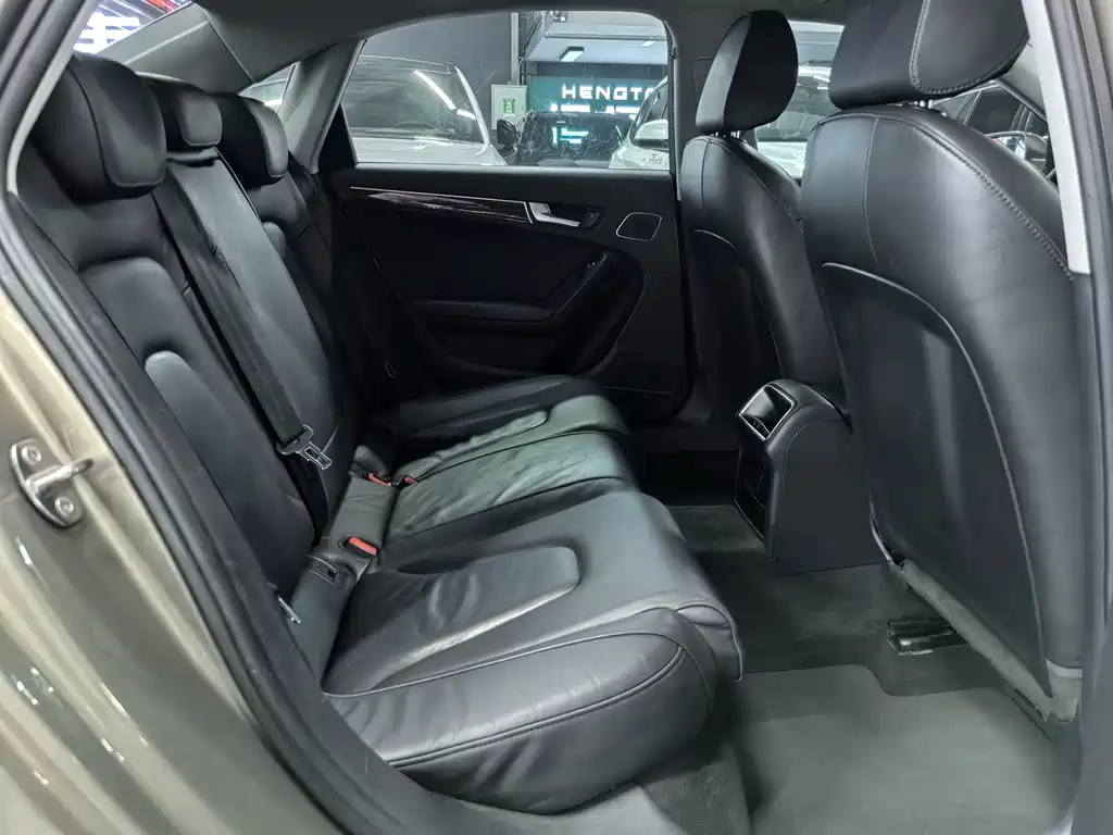 Audi A4L 2012