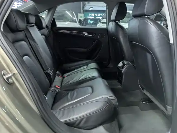 Audi A4L 2012