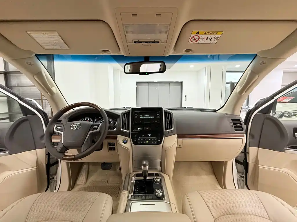 Toyota Land Cruiser 2018 — фото 15