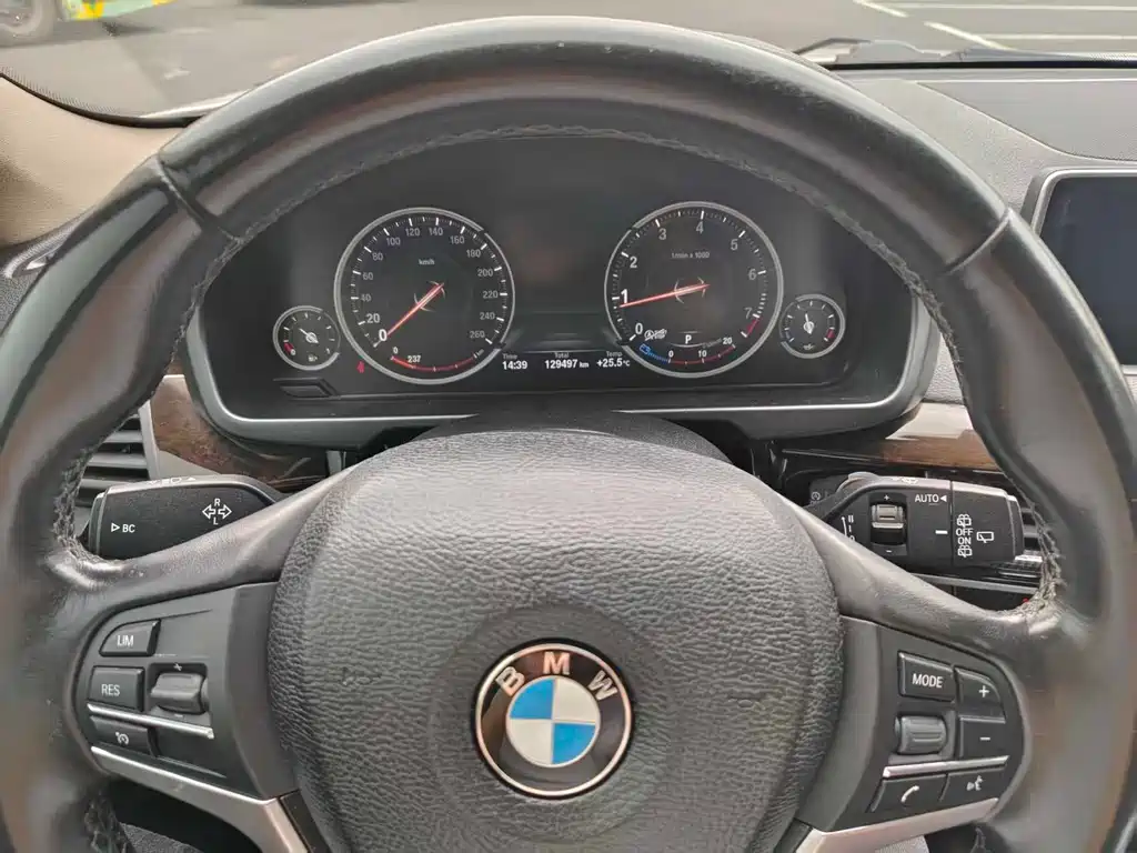 BMW X5 2018 — фото 11