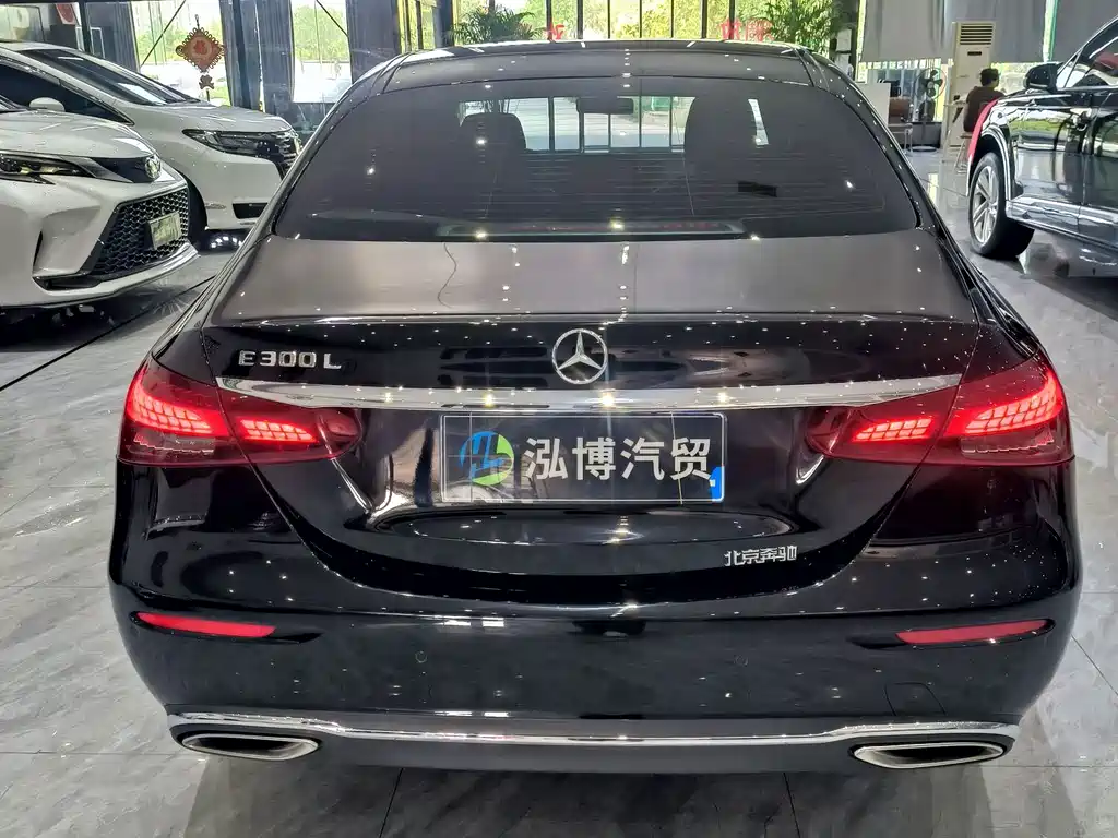 Mercedes-Benz E-Class 2023 — фото 12
