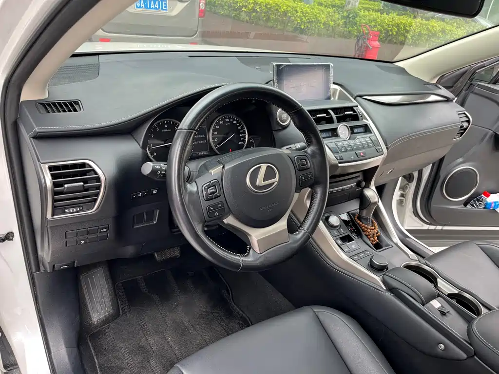 Lexus NX 2015 — фото 8
