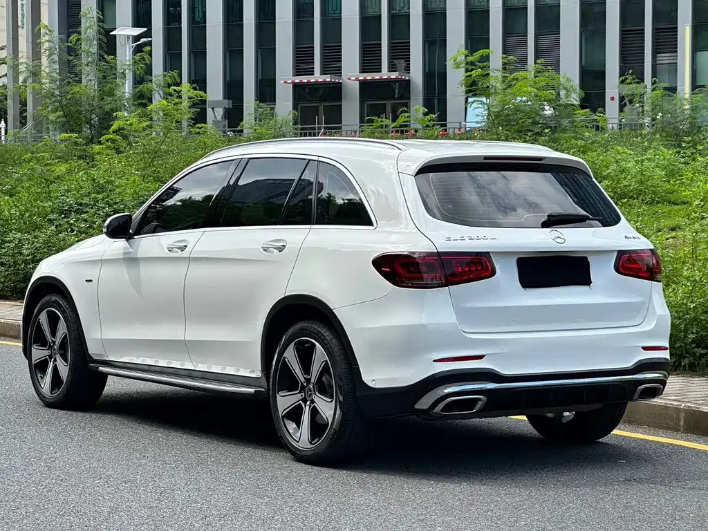Mercedes-Benz GLC 2023