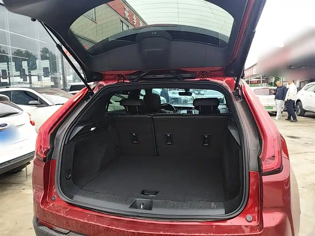 Cadillac XT4 2023 — фото 19