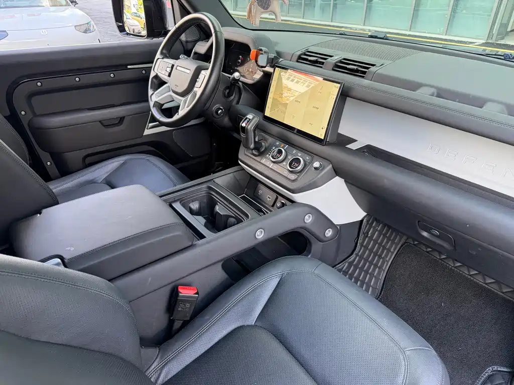Land Rover Defender 2024 — фото 14