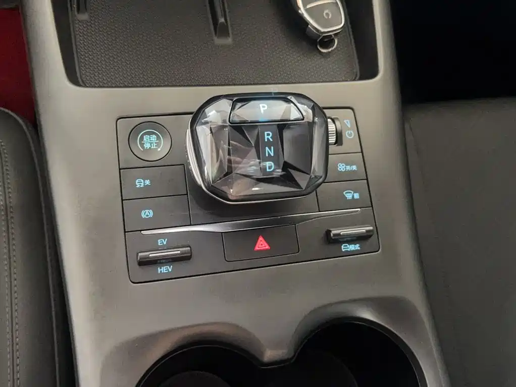 BYD Qin PLUS 2025 — фото 11