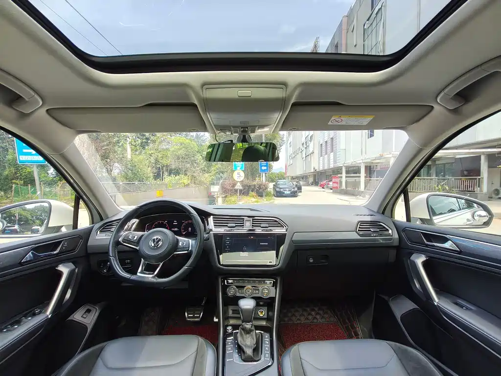 Volkswagen Tiguan L 2021 — фото 11
