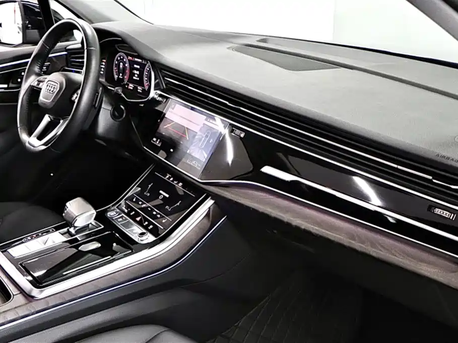 Audi Q7 2020 — фото 15