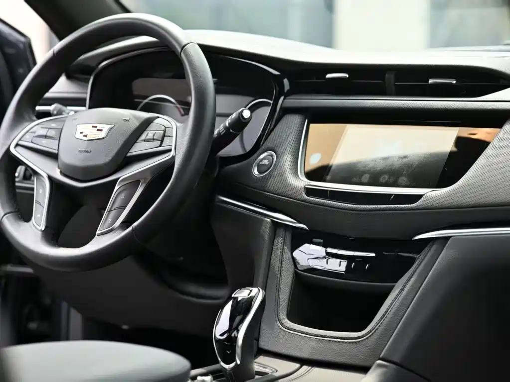 Cadillac XT5 2024 — фото 6