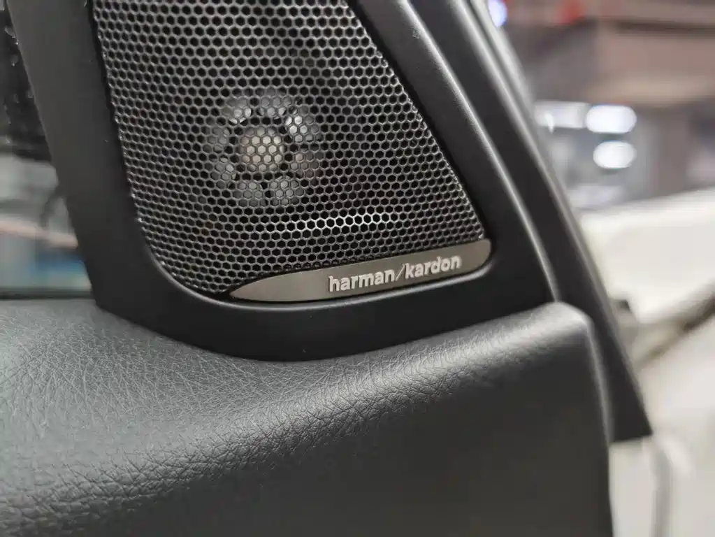 BMW 3 Series 2015 — фото 10