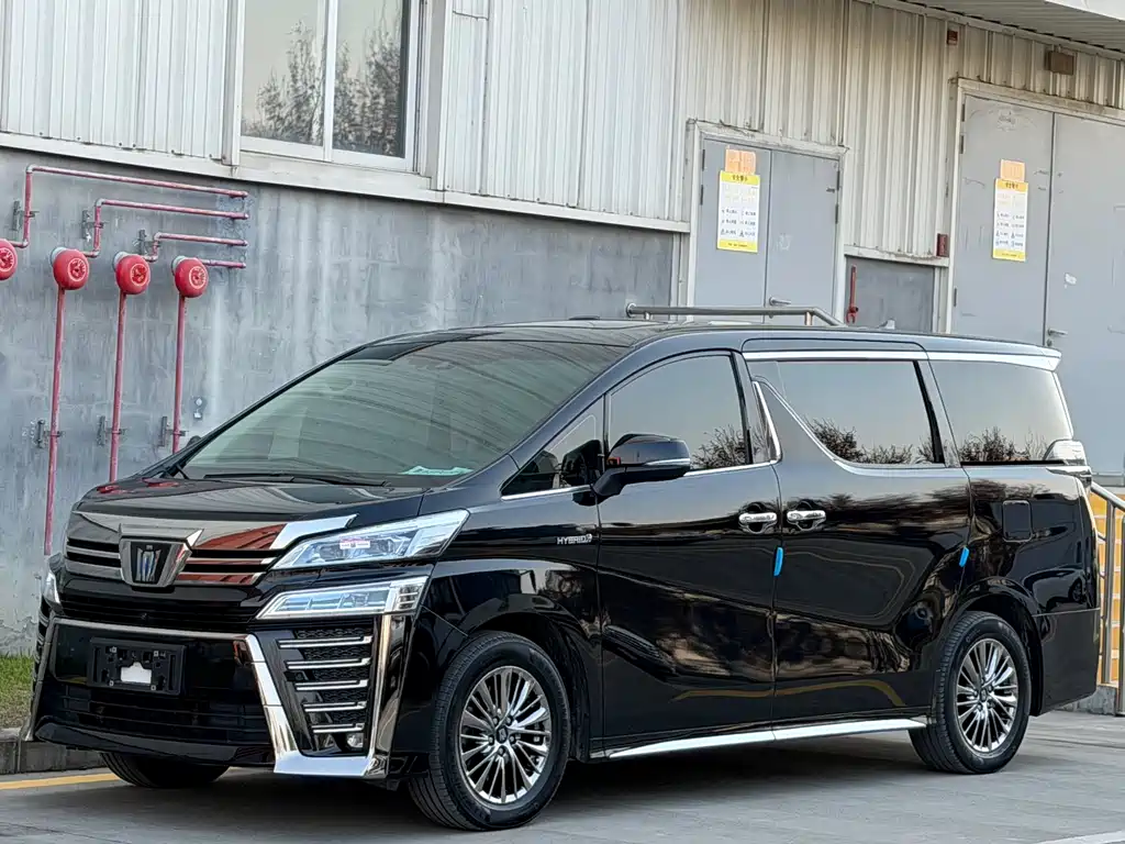Toyota Vellfire 2022 — фото 1