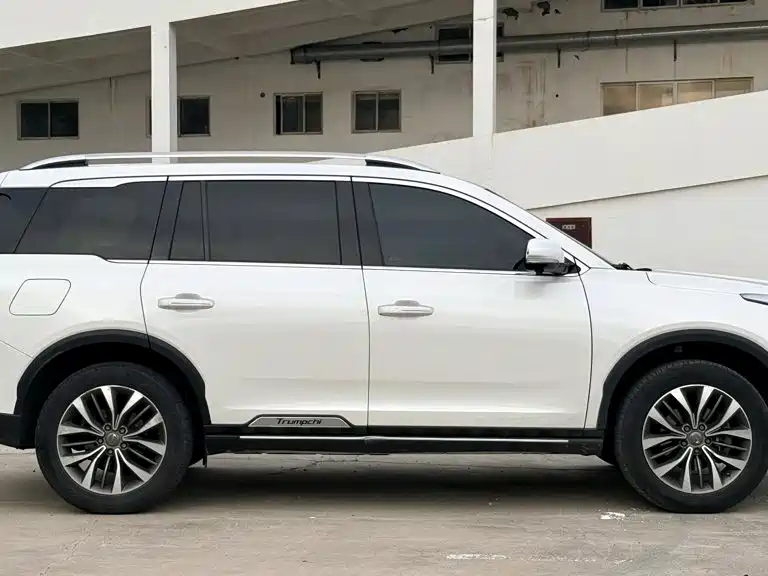 GAC Trumpchi GS8 2018 — фото 10