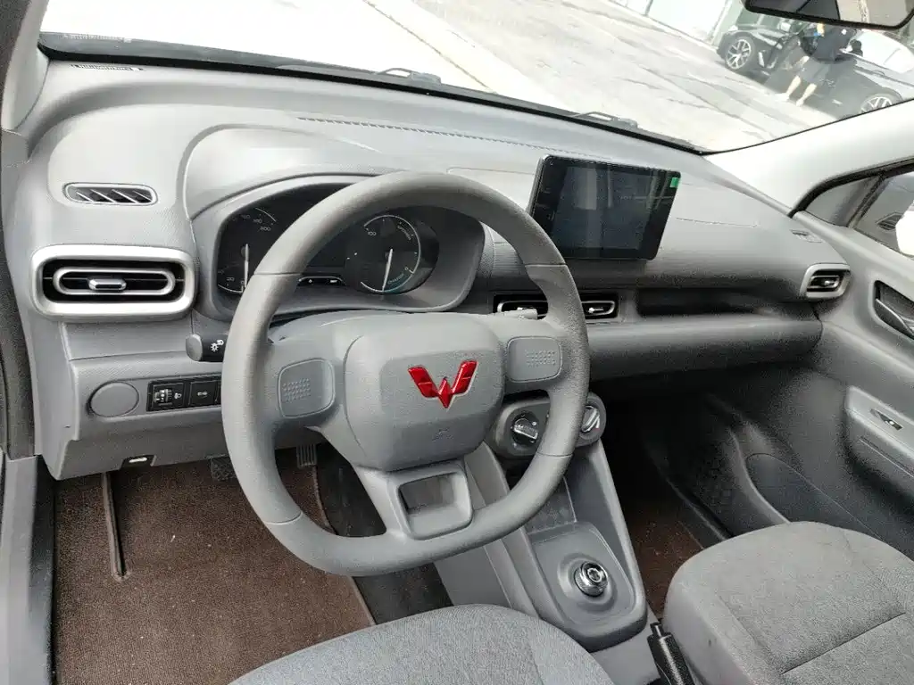 Wuling Hongguang New Energy 2025