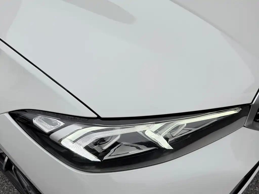 BMW 3 Series 2023 — фото 15