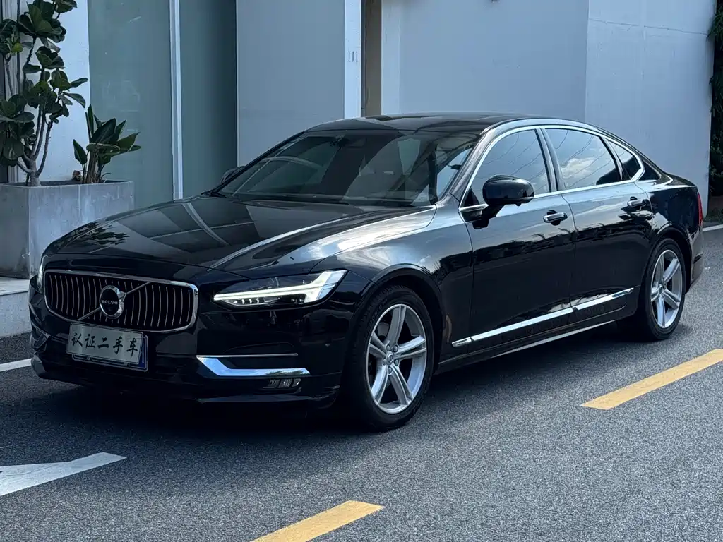 Volvo S90 2018 — фото 1