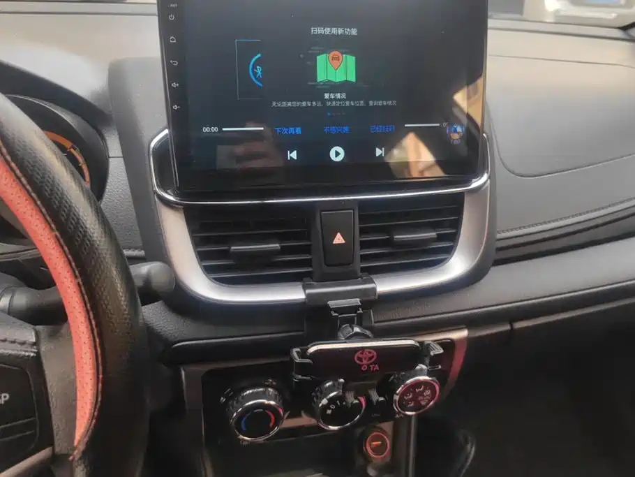 Toyota Yaris L 2023 — фото 13