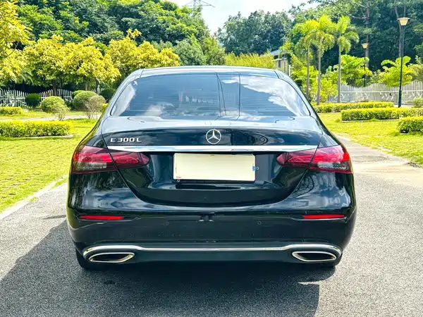 Mercedes-Benz E-Class 2022