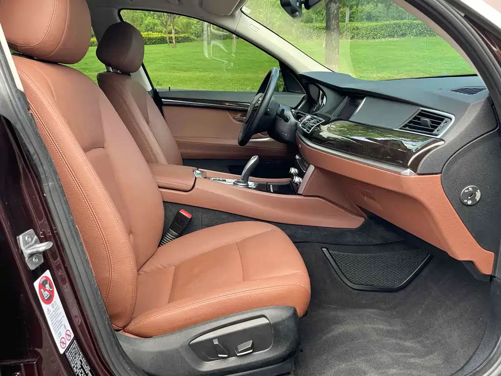 BMW 5 Series GT 2015 — фото 11