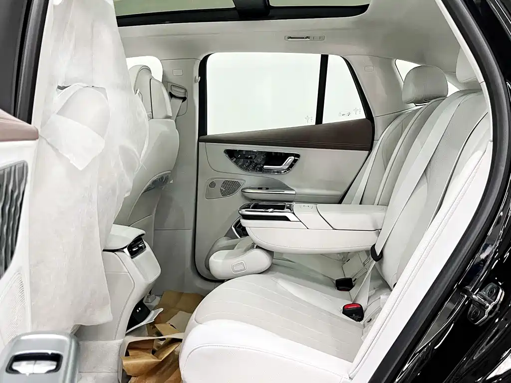 Mercedes-Benz EQE SUV 2025 — фото 11