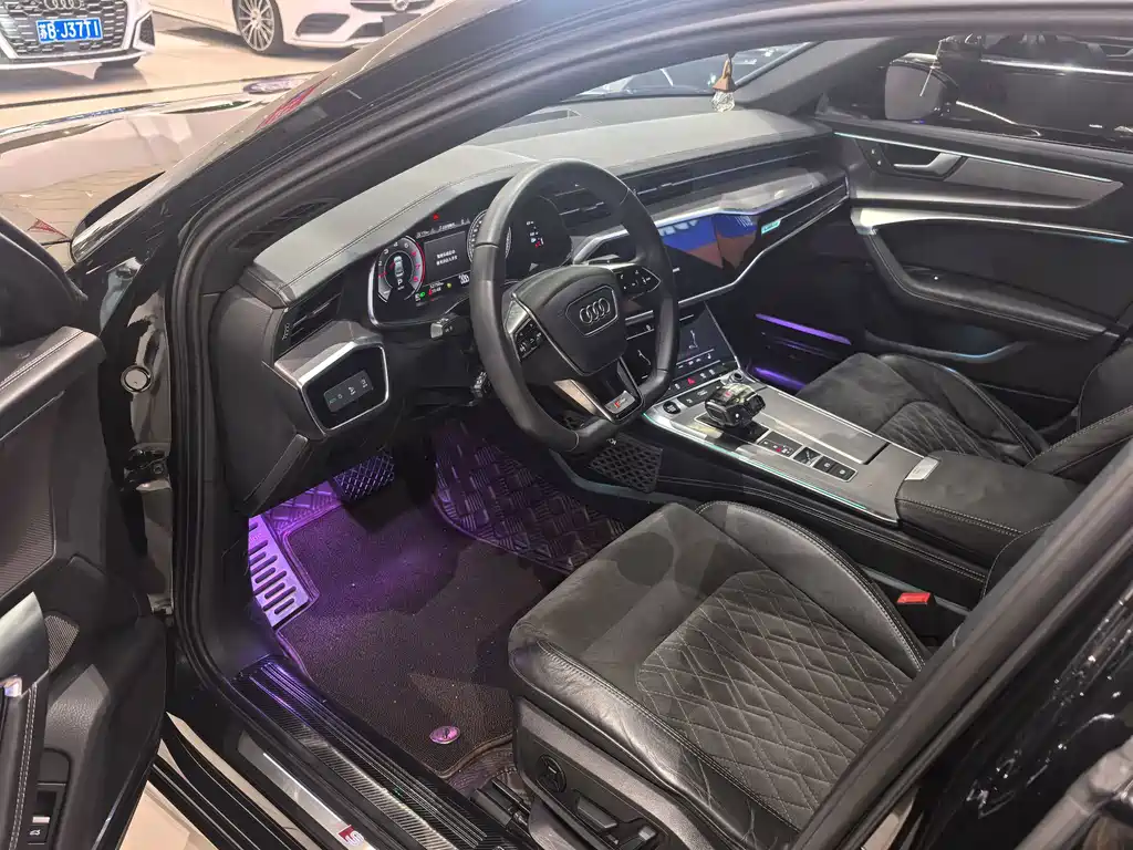 Audi A6L 2022