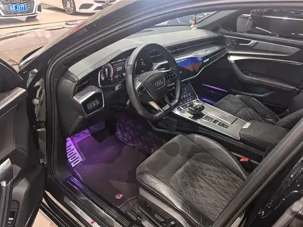 Audi A6L 2022