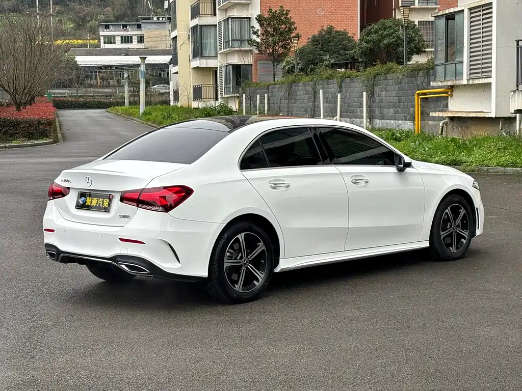 Mercedes-Benz A-Class 2022 — фото 9