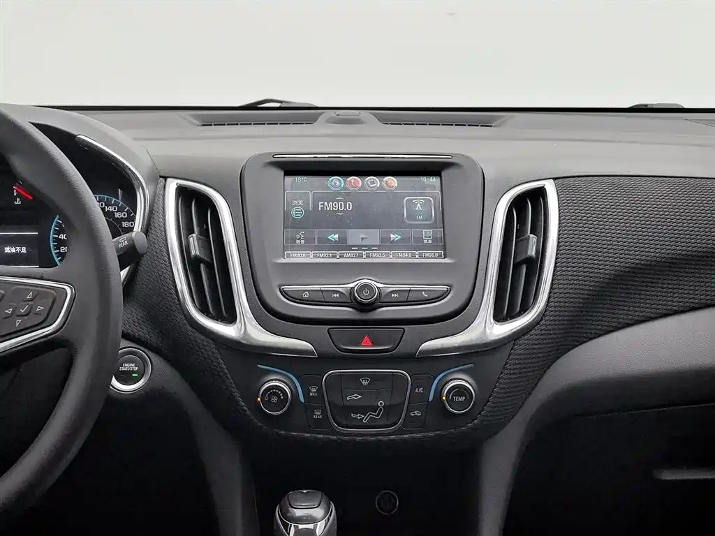 Chevrolet Equinox 2017 — фото 12