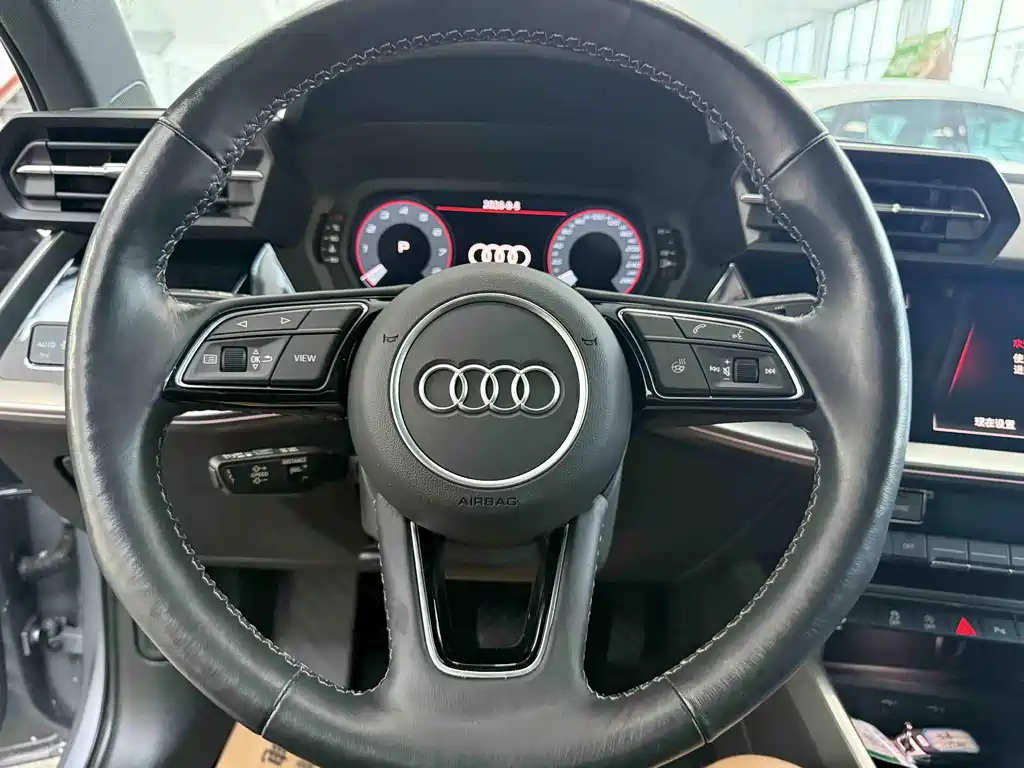 Audi A3 2023 — фото 18