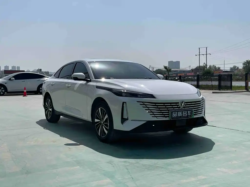 Changan Eado PHEV 2026 — фото 3