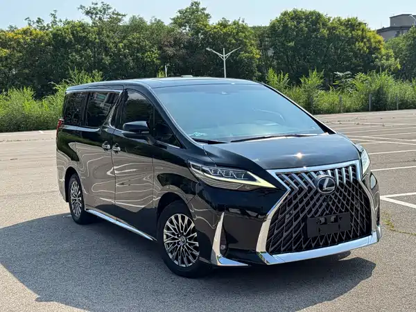 Lexus LM 2020