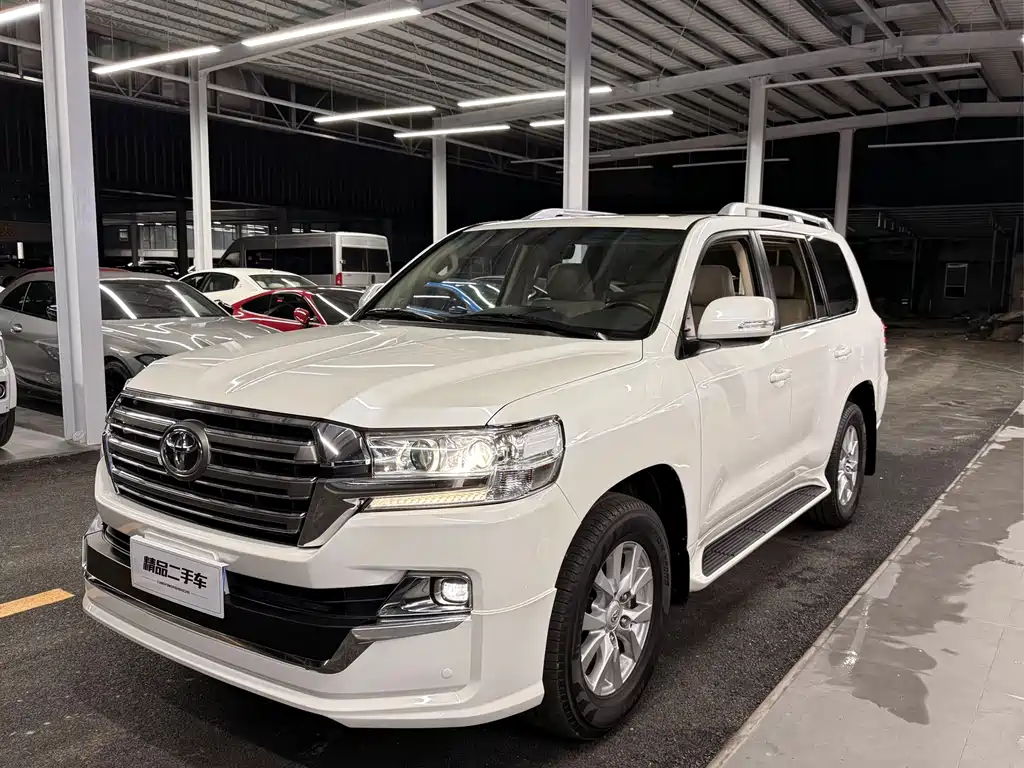 Toyota Land Cruiser 2016 — фото 1