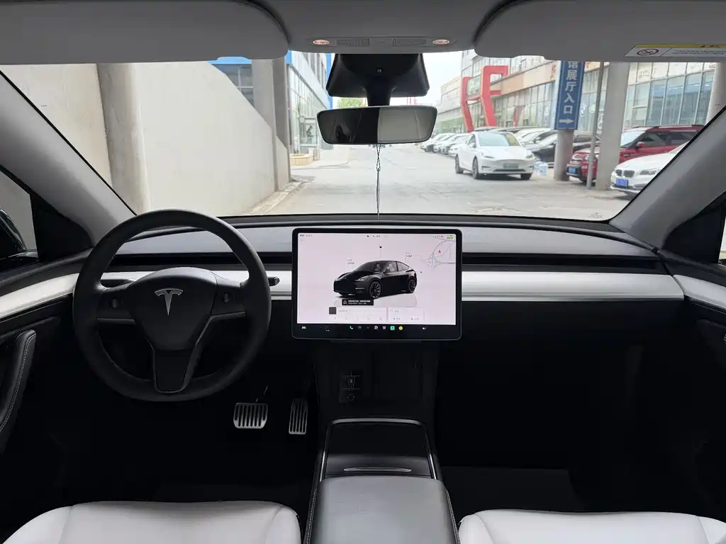 Tesla Model Y 2023 — фото 11