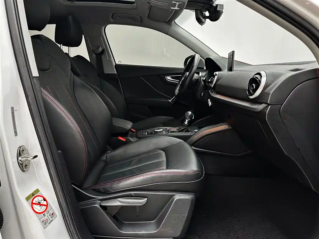 Audi Q2L 2022 — фото 15