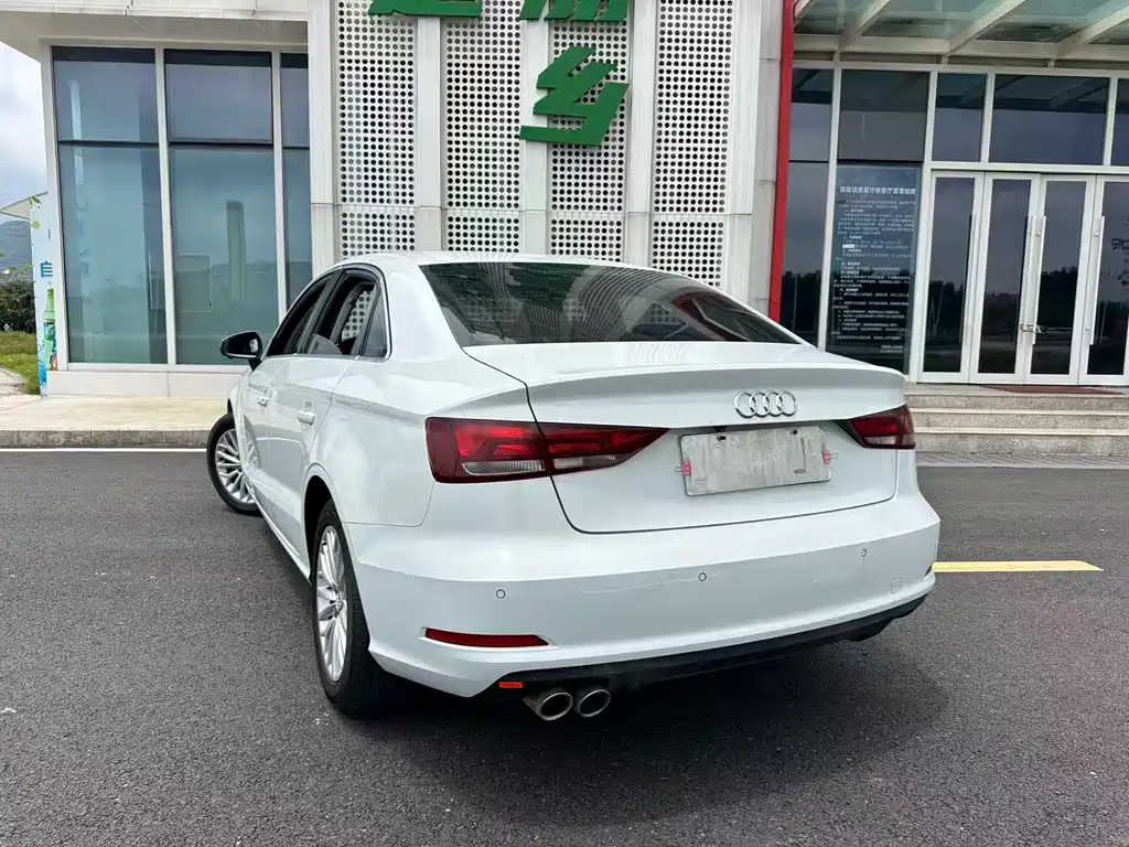 Audi A3 2017 — фото 3