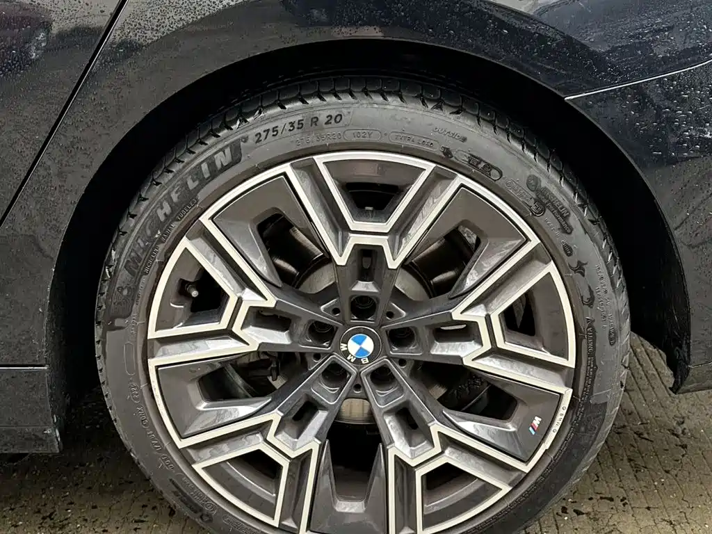 BMW 5 Series 2025