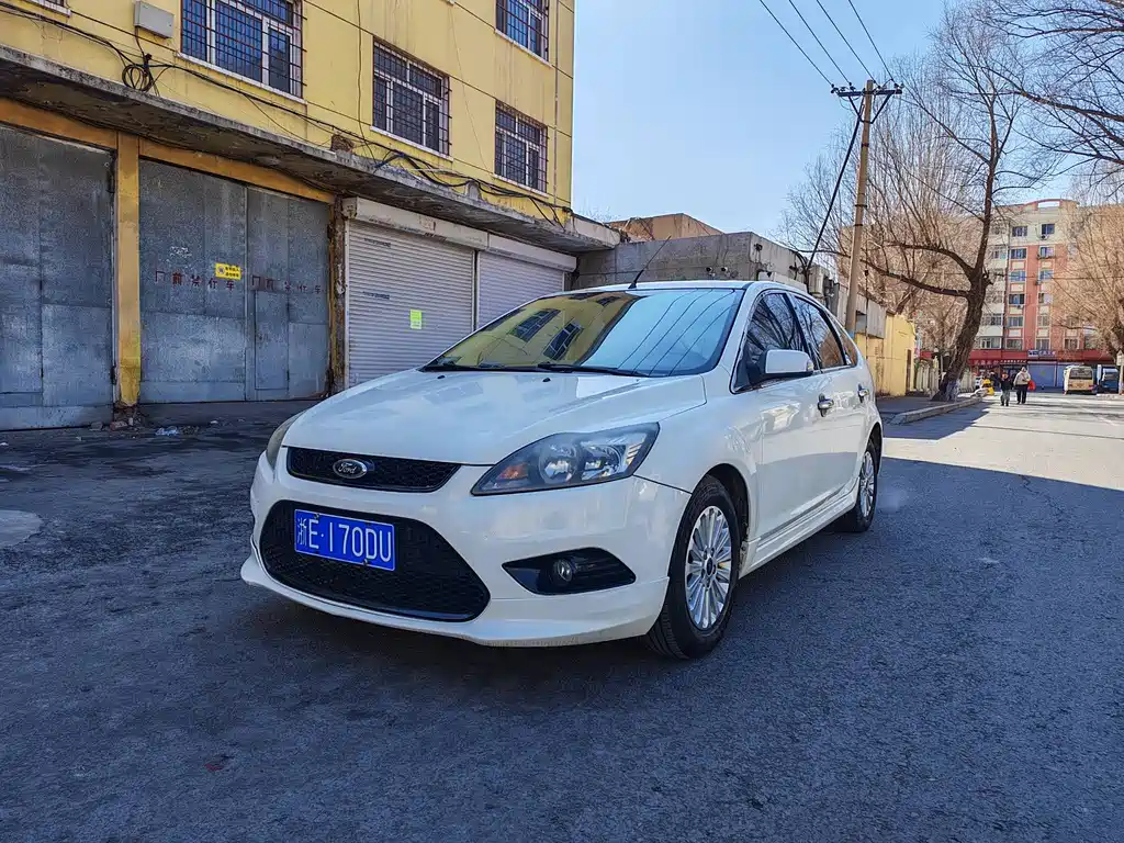Ford Focus 2014 — фото 1