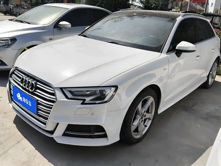 Audi A3 2018 — фото 1