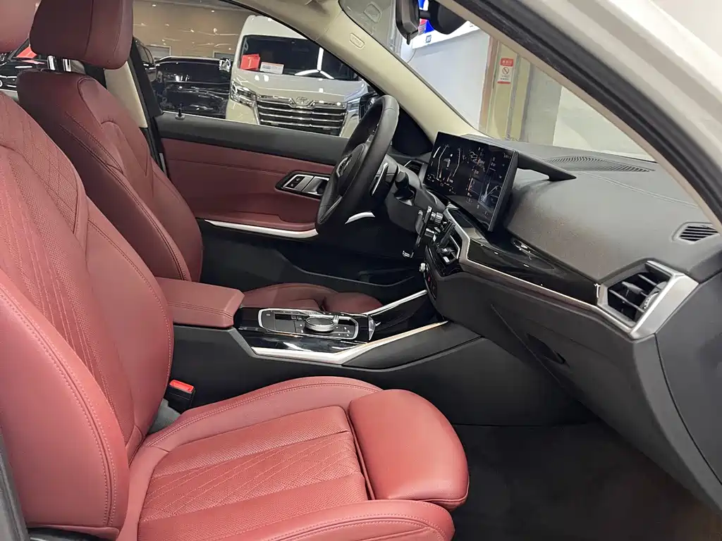 BMW 3 Series 2023 — фото 14