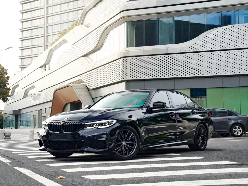BMW 3 Series 2020 — фото 1
