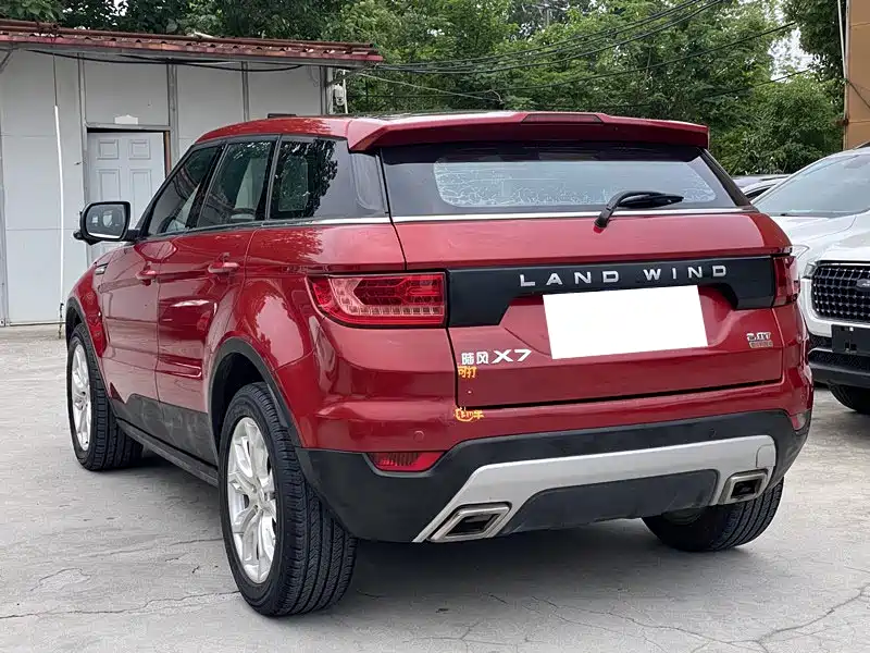 Landwind X7 2015 — фото 14