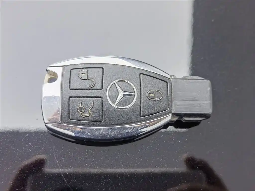 Mercedes-Benz E-Class 2013 — фото 19