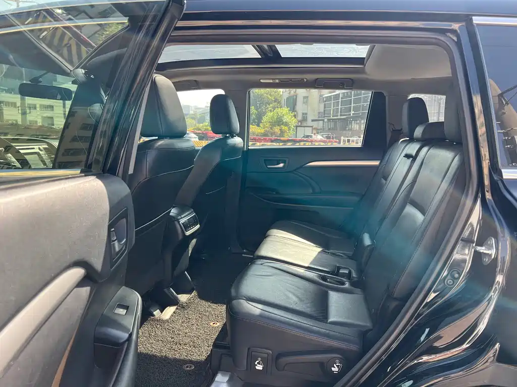 Toyota Highlander 2015 — фото 9