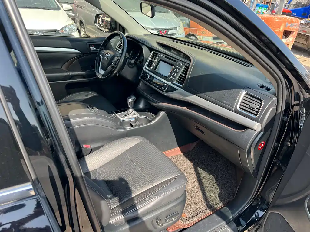 Toyota Highlander 2015 — фото 22