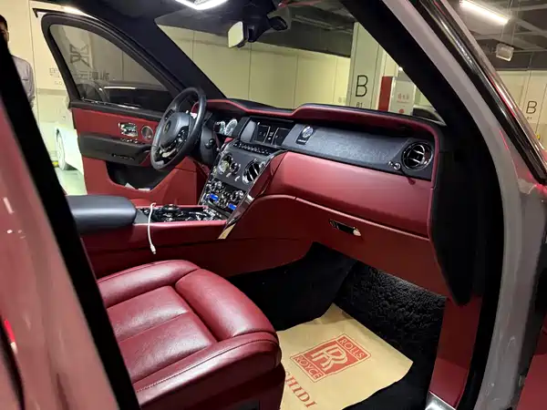 Rolls-Royce Cullinan 2019