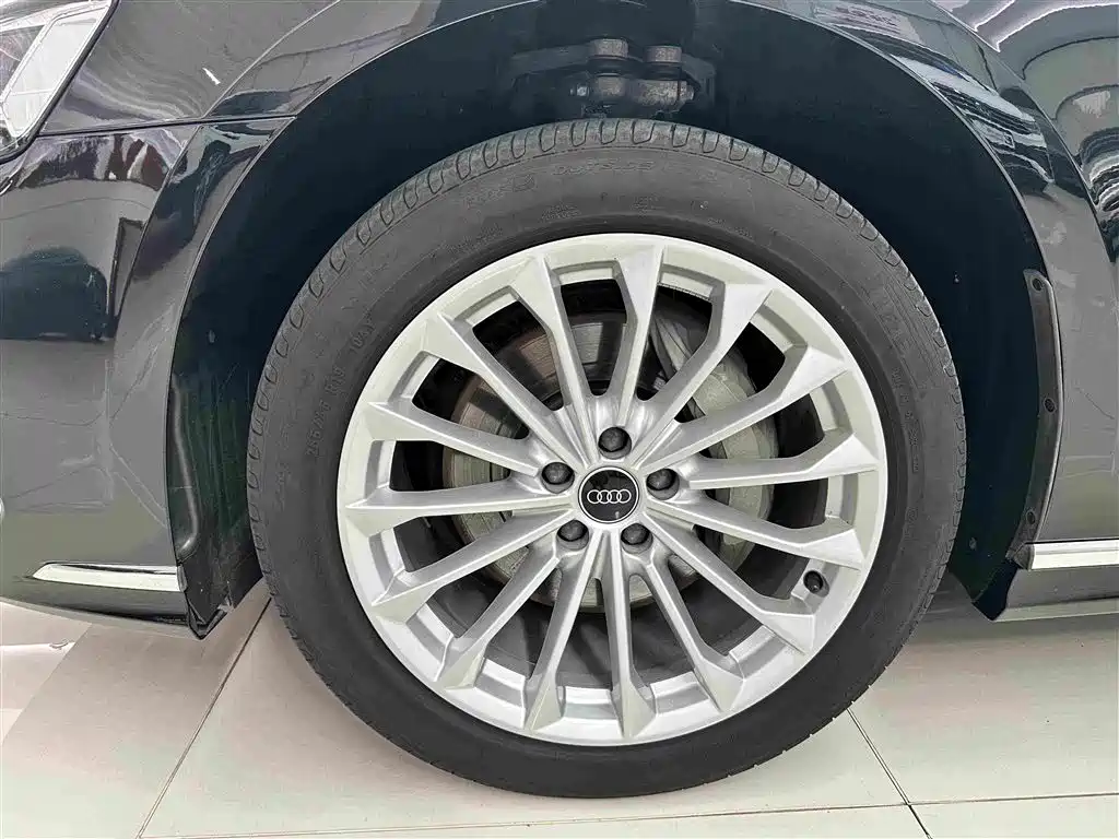 Audi A8 2023