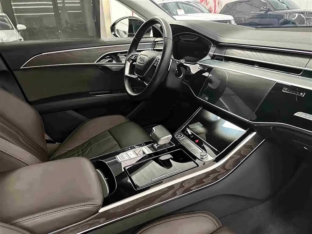 Audi A8 2023 — фото 14