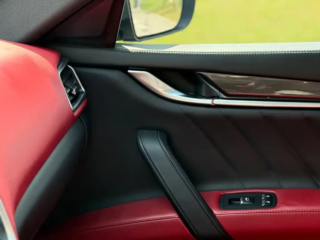 Maserati Ghibli 2021 — фото 16