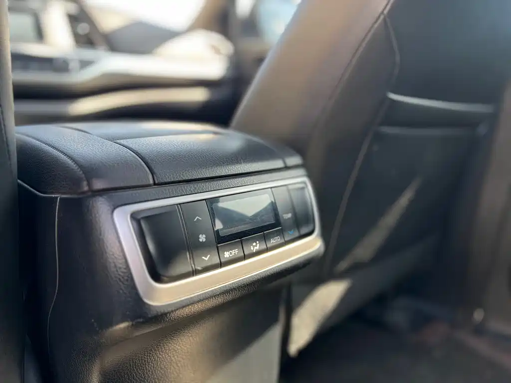 Toyota Highlander 2015 — фото 19