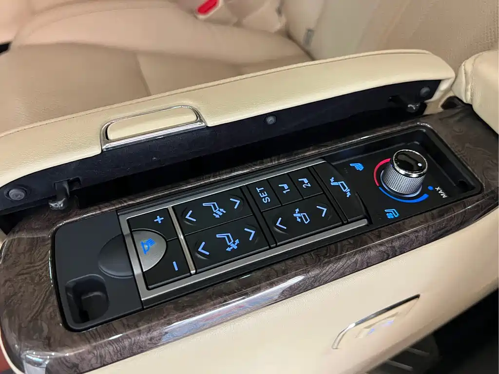 Toyota Alphard 2019 — фото 16